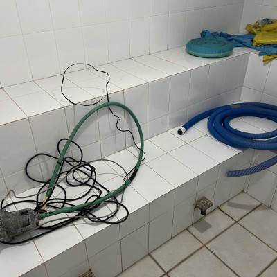 excelente casa na quadra da lagoa de Praia seca , em 3 lotes de terreno